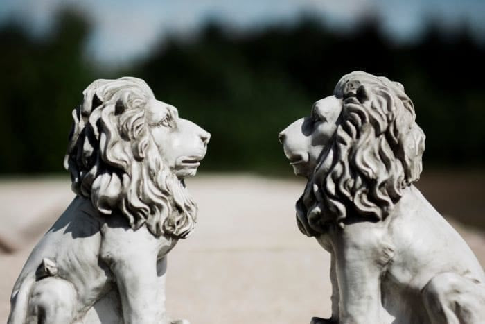 Pair of Stone Effect Garden Ornaments – Lions