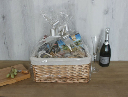 DIY Gift Set Wicker Hamper Basket with Liner